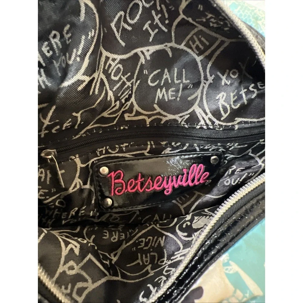 Betseyville  Skull Rose Print Hobo Shoulder Bag Studded Betsey Johnson Y2K